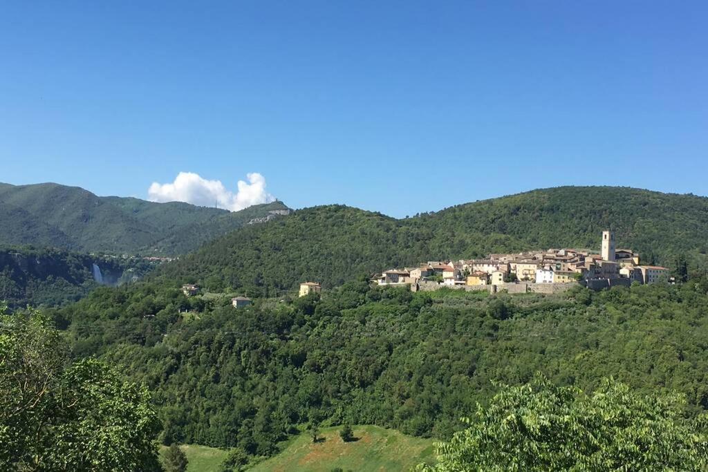 Authentic Villa Surrounded By Nature Terni Bagian luar foto