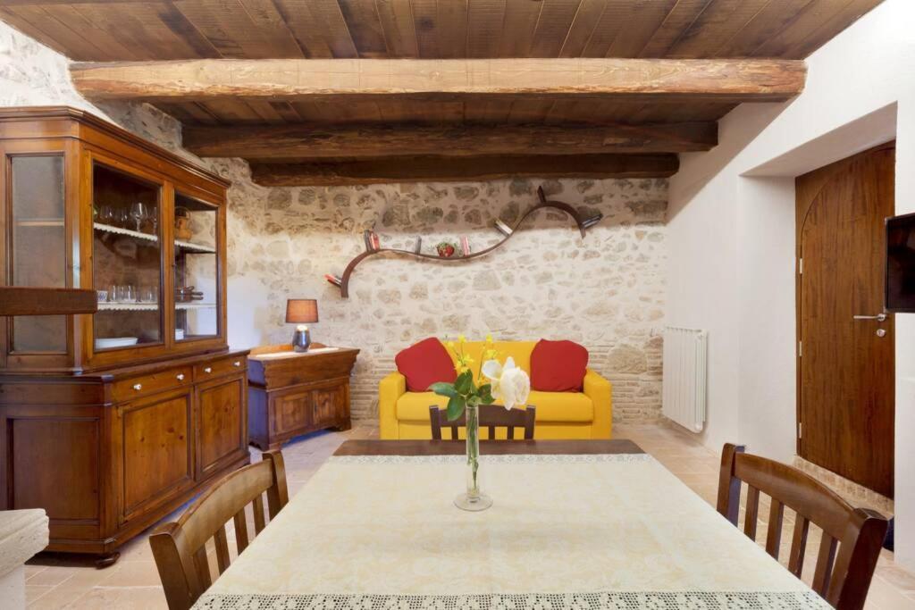 Authentic Villa Surrounded By Nature Terni Bagian luar foto