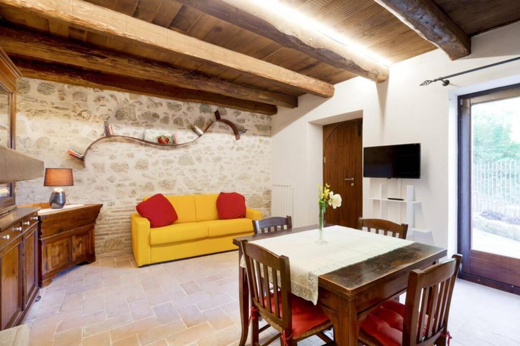 Authentic Villa Surrounded By Nature Terni Bagian luar foto